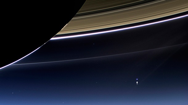 Грандиозный финал. Cassini сгорел в небе СатурнаСюжет