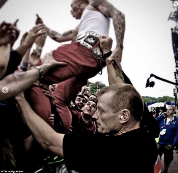 Группу The Prodigy постигла вторая за месяц трагедия (фото) Группу The Prodigy постигла вторая за месяц трагедия (фото)