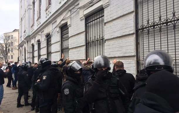 Итоги 12.02: Арест копа и цена билета на МарсСюжет