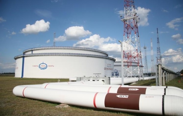 Из нефтепровода Дружба откачают грязную нефть