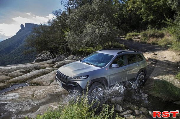 Jeep рассекретил европейскую версию нового Cherokee