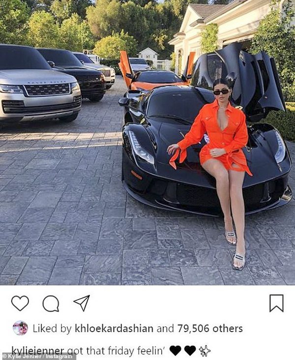 Кайли Дженнер показала свою коллекцию дорогих автомобилей (фото)
