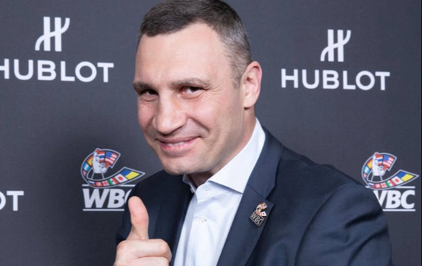 Кличко планирует провести бой Усика в Киеве