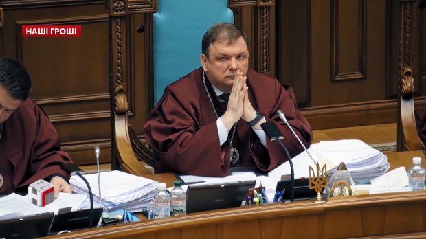 Конституционный суд нанес удар кампании Порошенко и быстро поЗеленел: шокирующее расследование
