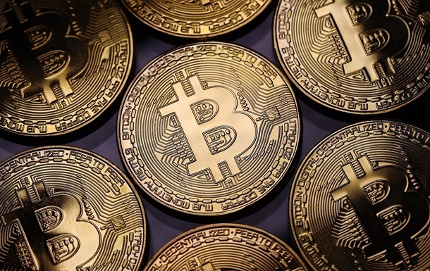 Курс биткоина превысил $8000 впервые за десять месяцев