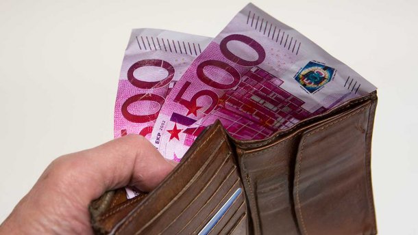 Курс валют на 25 апреля: гривна укрепляется стремительным темпом