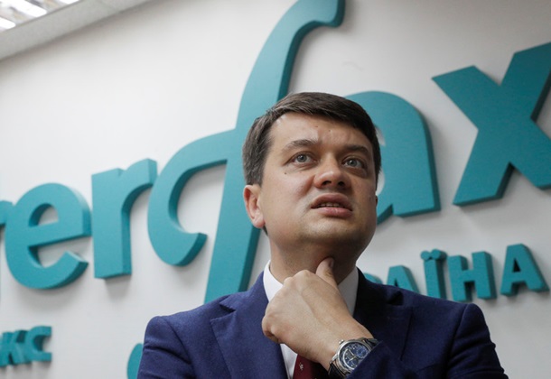 Лифт для кого? Что известно о партии Слуга народаСюжет