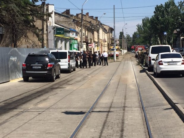 Мільйон доларів і гелікоптер: в Одесі невідомий захопив у заручники двох жінок