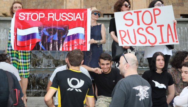 Між Росією та Грузією заборонили пряме авіасполучення: реакція росіян