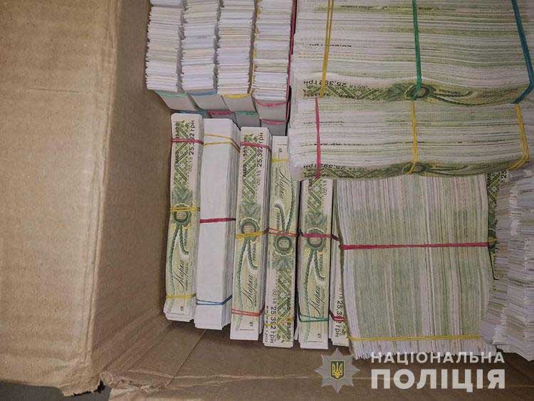 Масштабная спецоперация в Западной Украине: изъяты 67 тонн контрабандного спирта для наливаек (фото)