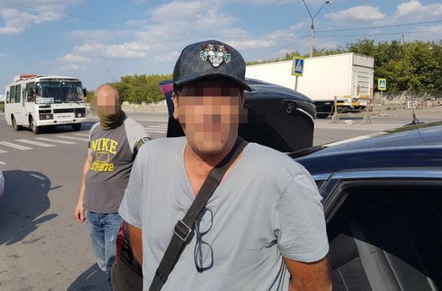 Мошенничество на миллионы: во Франции жулик выдавал себя за министра, а затем скрылся в Украине