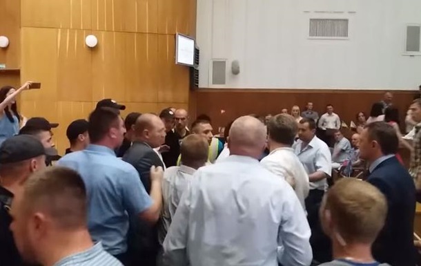Мосийчук устроил драку в облсовете Тернополя