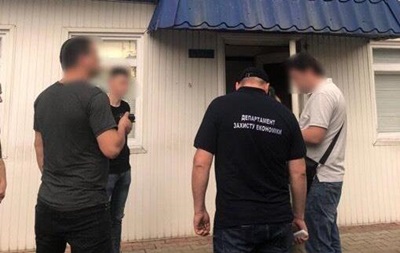 На Буковине таможенники и пограничники требовали взятки за ввоз евроблях