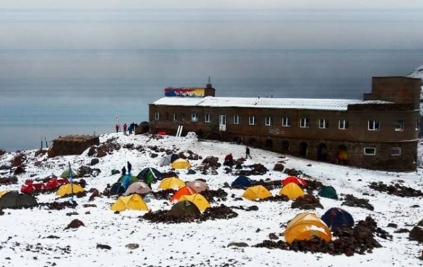 На курорте в Грузии в августе выпал снег