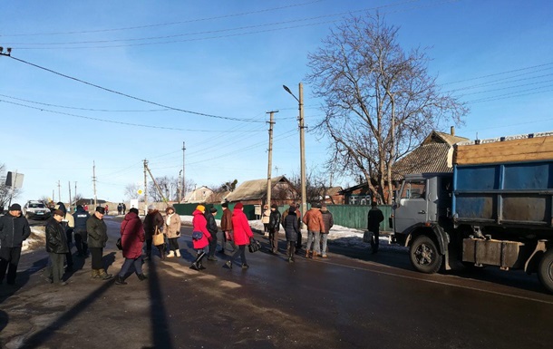 На Полтавщине перекрыли дорогу из-за долгов по зарплате