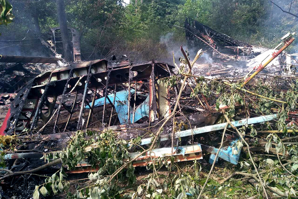 На Полтавщине упал и сгорел самолет: детали и фото с места происшествия