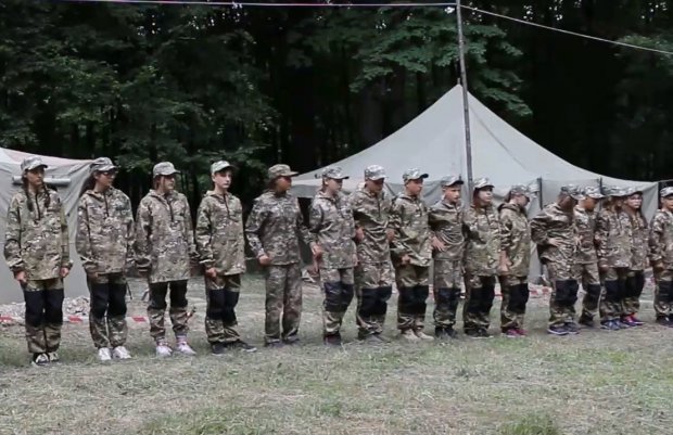 На Прикарпатті триває військово-патріотичний вишкіл для дітей: фото, відео