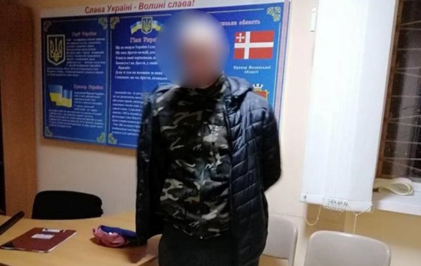 На Волыни семеро мужчин открыли стрельбу на остановке