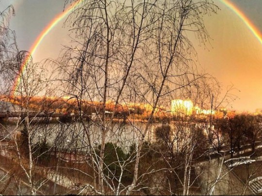 Над Донецком появилась двойная радуга (фото)