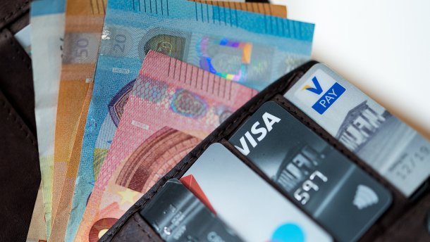 Наличный курс валют 6 мая: почти без изменений