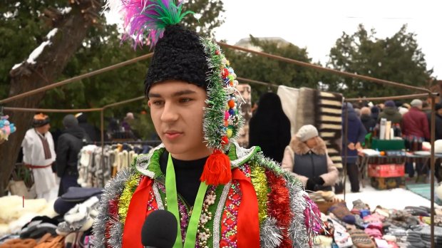 Невероятным карнавалом отпраздновали Старый Новый год на Буковине: зрелищные фото и видео