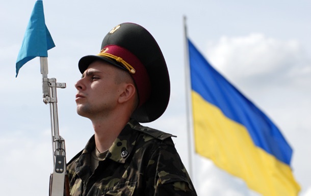 Основной задачей Минобороны является завершение перехода армии на контрактную основу - Лебедев