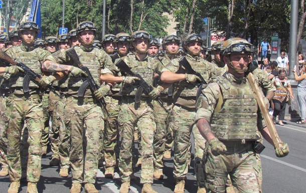 Парад в Мариуполе прошел без Зеленского
