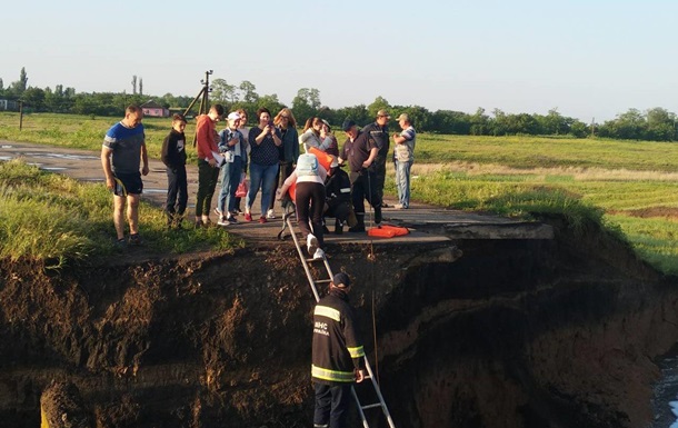 Под Кропивницким школьники не могли попасть на ВНО из-за непогоды