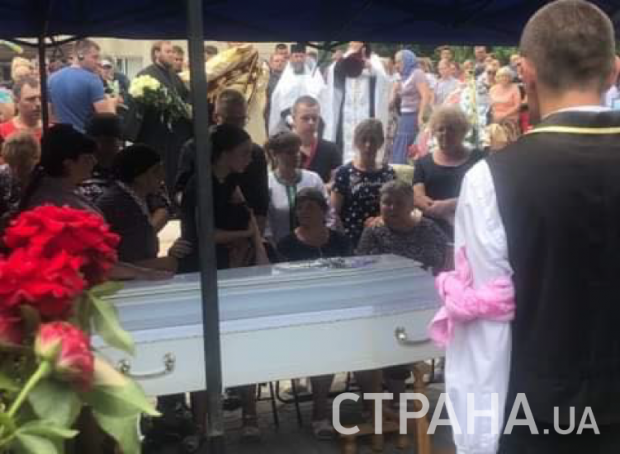 Похороны 11-летней Дарьи Лукьяненко в Ивановке: фото 18+