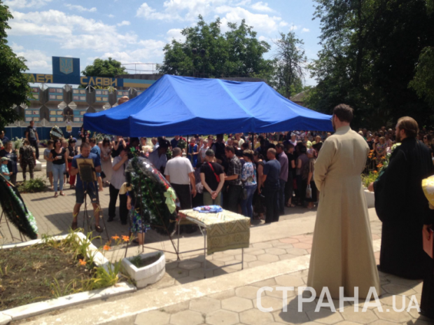 Похороны 11-летней Дарьи Лукьяненко в Ивановке: фото 18+