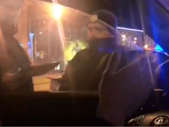 Показал средний палец: в Харькове разгорелся скандал вокруг патрульного и водителя (видео)