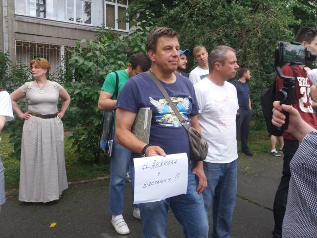 Полицейские застрелили 5-летнего мальчика: в городах требуют отставки Авакова – фото и видео
