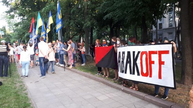 Полицейские застрелили 5-летнего мальчика: в городах требуют отставки Авакова – фото и видео