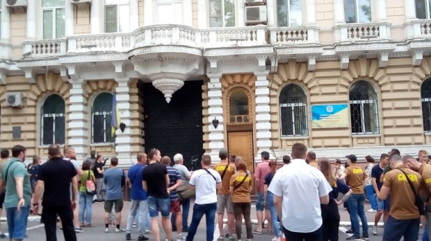 Полицейские застрелили 5-летнего мальчика: в городах требуют отставки Авакова – фото и видео
