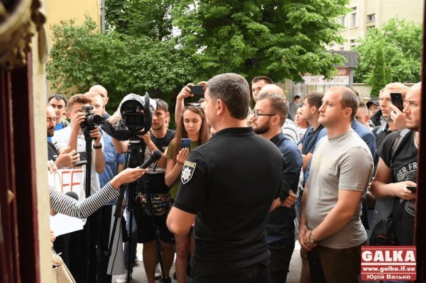 Полицейские застрелили 5-летнего мальчика: в городах требуют отставки Авакова – фото и видео
