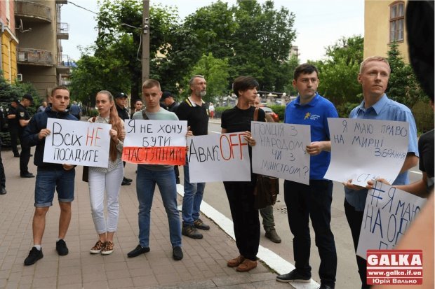 Полицейские застрелили 5-летнего мальчика: в городах требуют отставки Авакова – фото и видео
