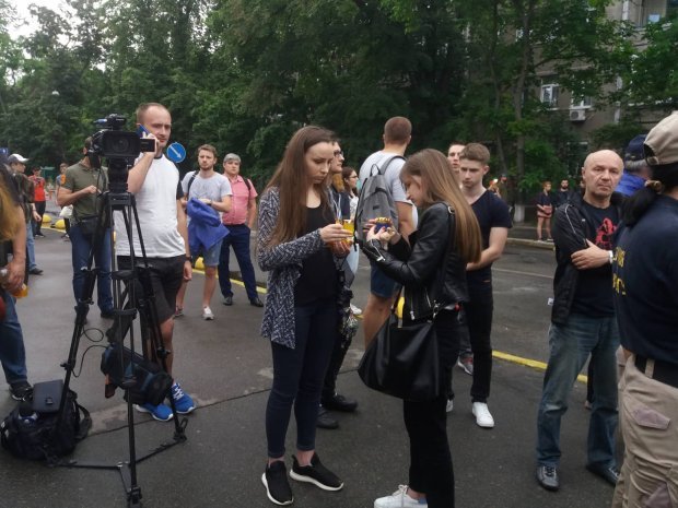 Полицейские застрелили 5-летнего мальчика: в городах требуют отставки Авакова – фото и видео