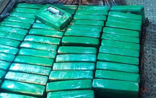 Полиция показала 257 кг кокаина в бананах из Эквадора