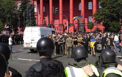 Полиция задержала шесть противников марша ЛГБТ