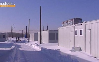 Полтысячи беженцев не могут заселиться в готовый модульный городок