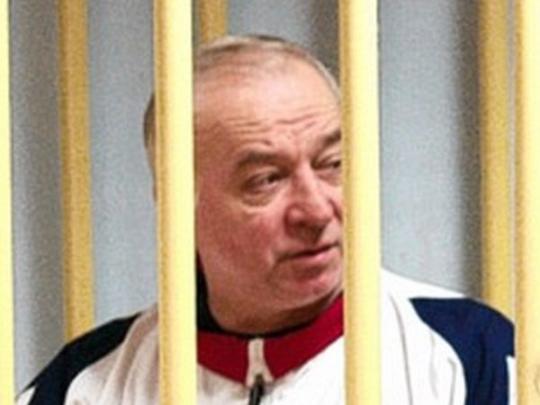 После отравления в Солсбери бывший офицер ГРУ, его дочь и полицейский находятся в коме (фото)