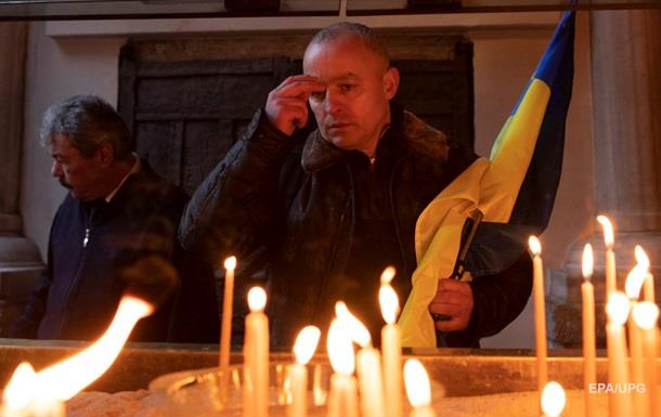 Пожары и очередь к Томосу. Как Украина отпраздновала РождествоСюжет