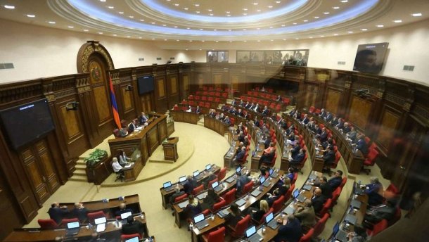 Президент Армении распустил парламент страны: известна дата досрочных выборов