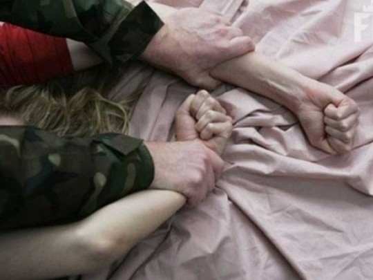 Принуждали к интиму в бане: под Житомиром двое мужчин изнасиловали школьницу