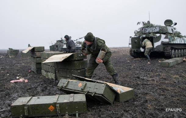 Противник прицельно обстреливает поселок Южное − МинВОТ