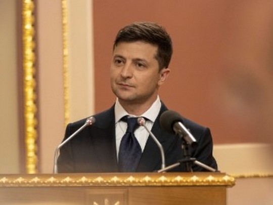 Рейтинг будет стремительно падать: в Украине объяснили, зачем Зеленский срочно распустил Раду