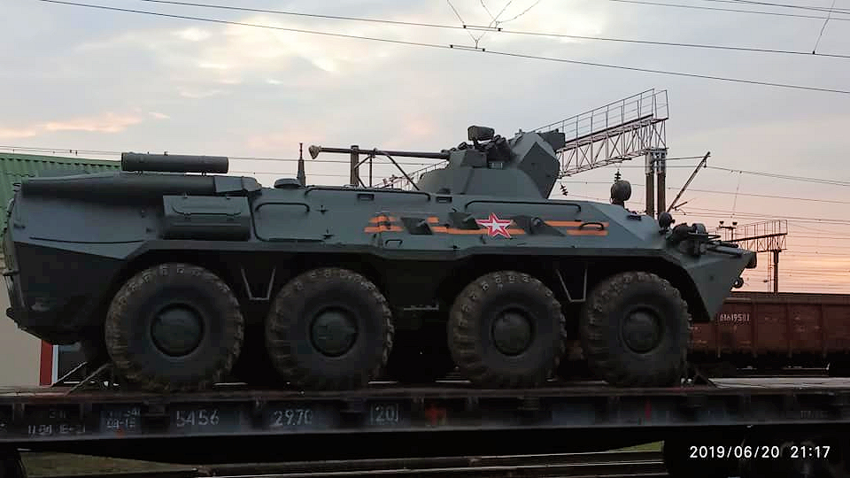 Россия перебрасывает в Беларусь «Искандеры» и сотни военных: что происходит (фото)