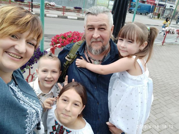Седьмой месяц ждут сына из плена: эксклюзивные комментарии семьи моряка Андрея Эйдера