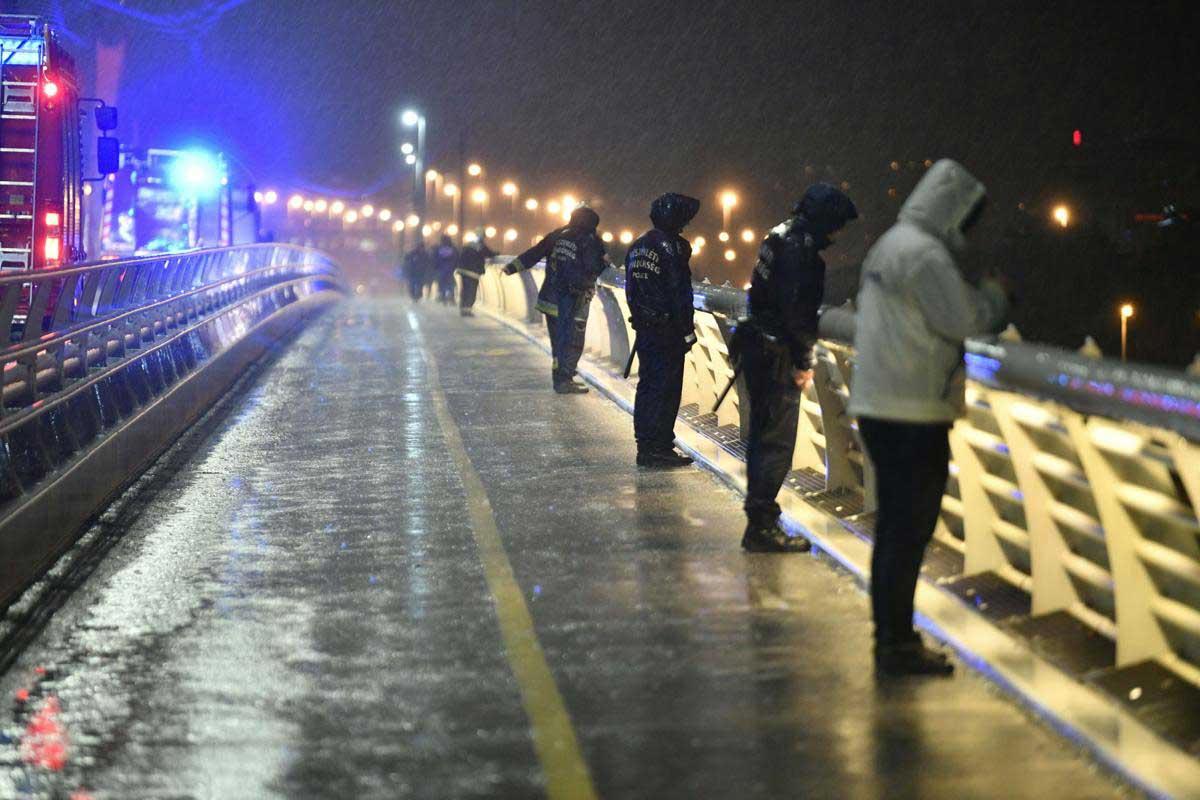 Семь человек погибли и десятки пропали без вести при крушении судна в Будапеште (фото)
