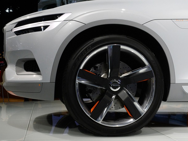Скандинавская новинка. Внедорожное купе Volvo показали миру в Детройте